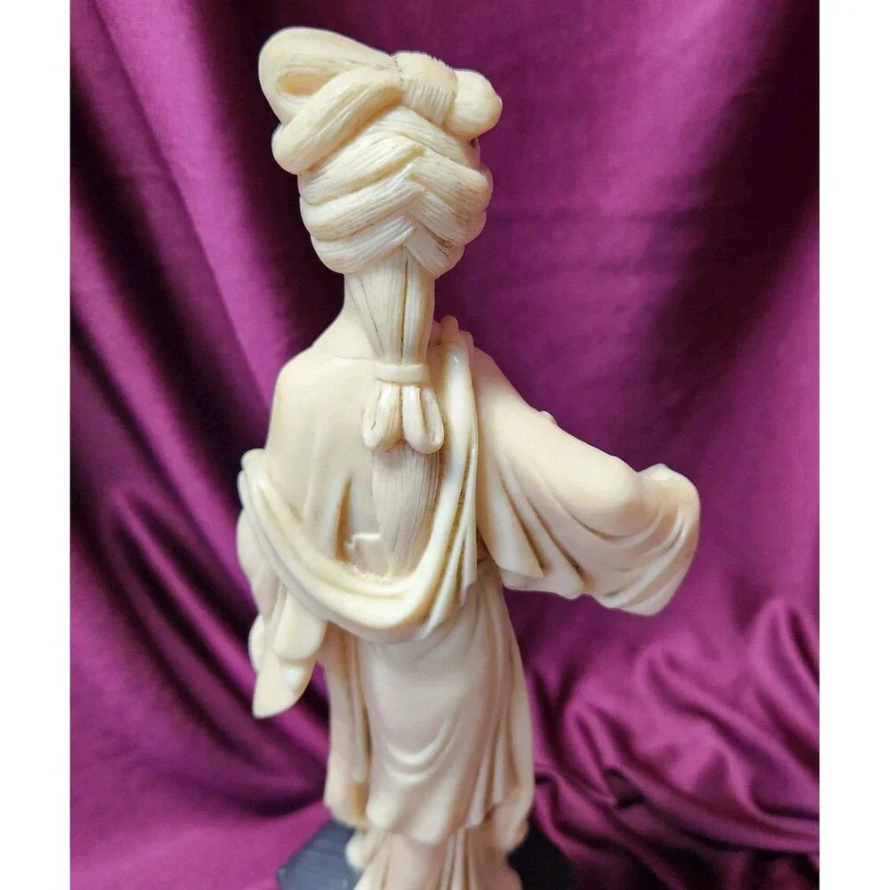 Santini Carved Resin Asian Woman Figurine Fish Seller 12